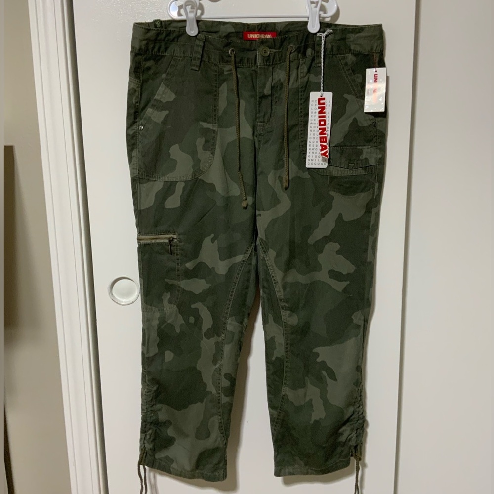 UNIONBAY Green Camouflage Cargo Pants